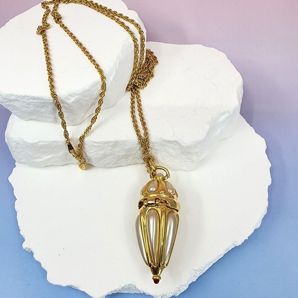Joan Rivers Gold Tone Faux Pearl Hinged URN Locket Pendant Necklace Vintage Gift